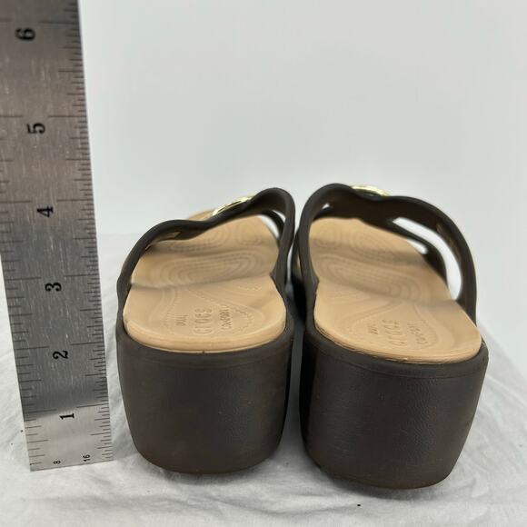 Women's Brown Gold Crocs Sanrah Strappy Platform Wedge Slip On Sandals Sz 8M - Picture 5 of 6